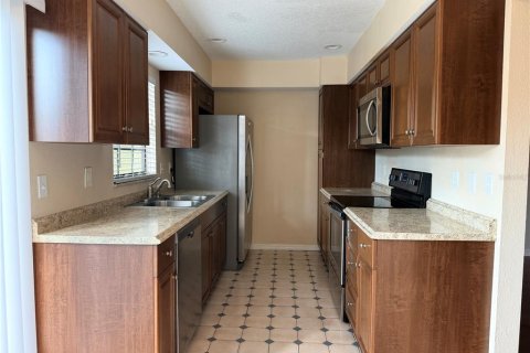 Townhouse in Winter Park, Florida 3 bedrooms, 106.93 sq.m. № 2205663 - photo 6