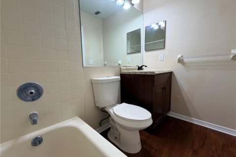 Townhouse in Winter Park, Florida 3 bedrooms, 106.93 sq.m. № 2205663 - photo 14