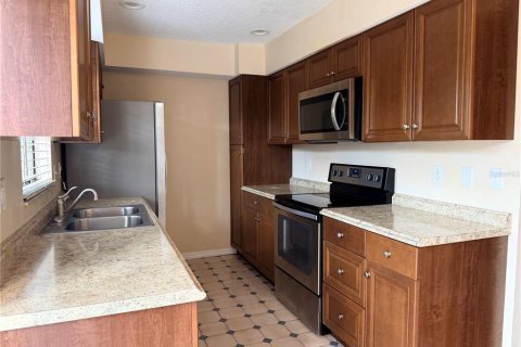 Townhouse in Winter Park, Florida 3 bedrooms, 106.93 sq.m. № 2205663 - photo 5