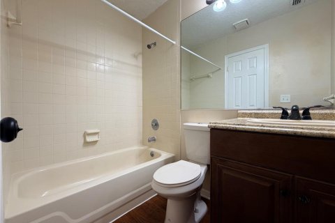 Townhouse in Winter Park, Florida 3 bedrooms, 106.93 sq.m. № 2205663 - photo 15