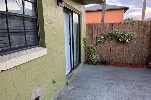 Townhouse in Winter Park, Florida 3 bedrooms, 106.93 sq.m. № 2205663 - photo 25