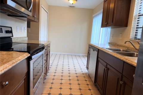 Townhouse in Winter Park, Florida 3 bedrooms, 106.93 sq.m. № 2205663 - photo 8