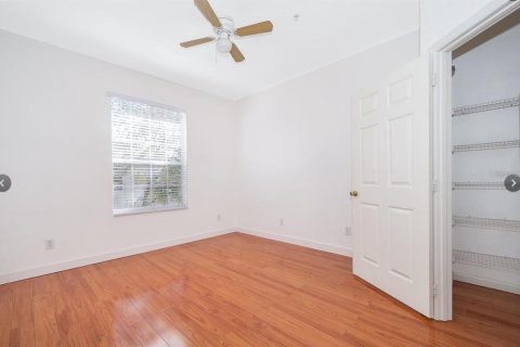 Condo in Orlando, Florida, 2 bedrooms № 2221966 - photo 12