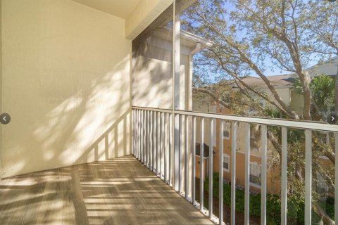 Condo in Orlando, Florida, 2 bedrooms № 2221966 - photo 17