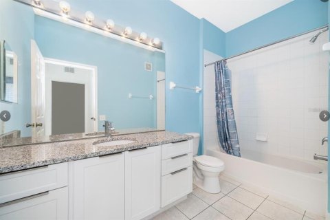 Condo in Orlando, Florida, 2 bedrooms № 2221966 - photo 11