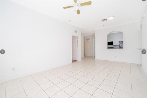 Condo in Orlando, Florida, 2 bedrooms № 2221966 - photo 5