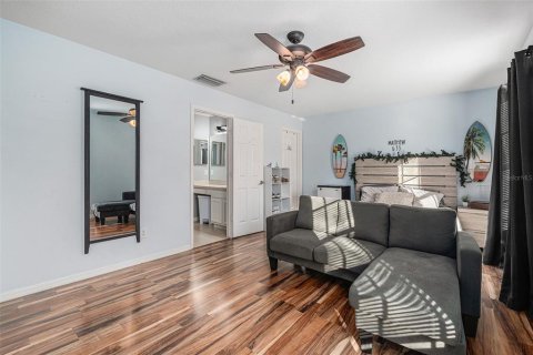 House in Fish Hawk, Florida 5 bedrooms, 271.65 sq.m. № 1509137 - photo 25