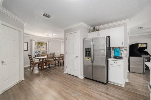House in Fish Hawk, Florida 5 bedrooms, 271.65 sq.m. № 1509137 - photo 11