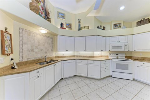 Villa ou maison à vendre à Sarasota, Floride: 2 chambres, 142.33 m2 № 2203838 - photo 8