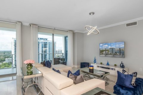Apartamento en venta en North Miami Beach, Florida, 2 dormitorios, 182 m2 № 463 - foto 1