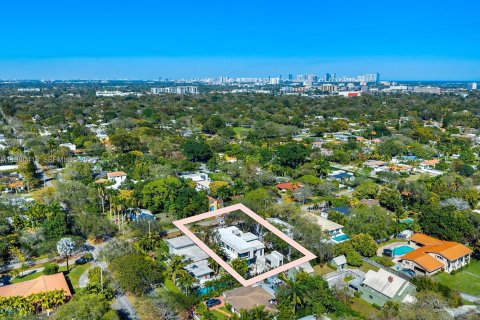 Villa ou maison à vendre à Biscayne Park, Floride: 6 chambres, 418.06 m2 № 2080269 - photo 8