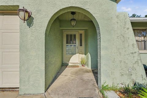 House in Largo, Florida 3 bedrooms, 182.27 sq.m. № 2222834 - photo 4