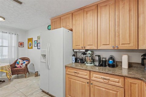 House in Largo, Florida 3 bedrooms, 182.27 sq.m. № 2222834 - photo 22