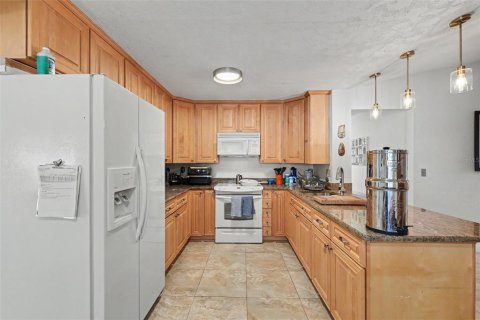 House in Largo, Florida 3 bedrooms, 182.27 sq.m. № 2222834 - photo 19