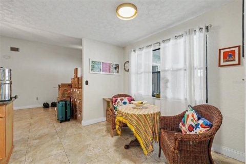 House in Largo, Florida 3 bedrooms, 182.27 sq.m. № 2222834 - photo 25