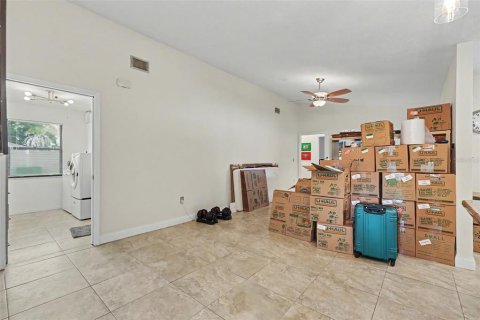 House in Largo, Florida 3 bedrooms, 182.27 sq.m. № 2222834 - photo 26