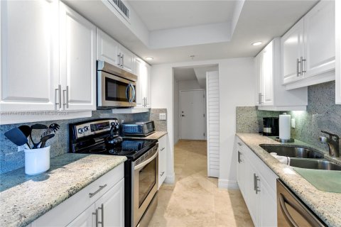 Condo in Riviera Beach, Florida, 2 bedrooms  № 1860630 - photo 19