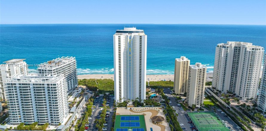 Condo in Riviera Beach, Florida, 2 bedrooms  № 1860630