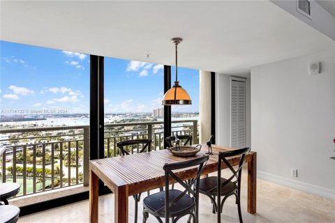 Condo in Riviera Beach, Florida, 2 bedrooms  № 1860630 - photo 9