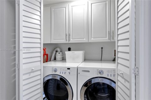 Condo in Riviera Beach, Florida, 2 bedrooms  № 1860630 - photo 21