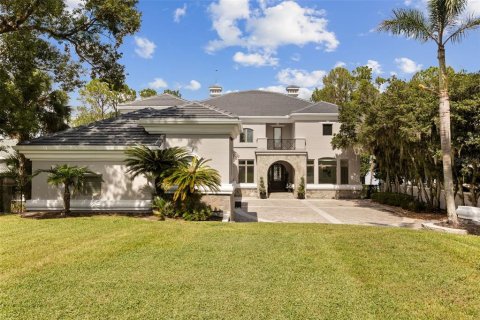 House in Apopka, Florida 4 bedrooms, 679.58 sq.m. № 2423816 - photo 2