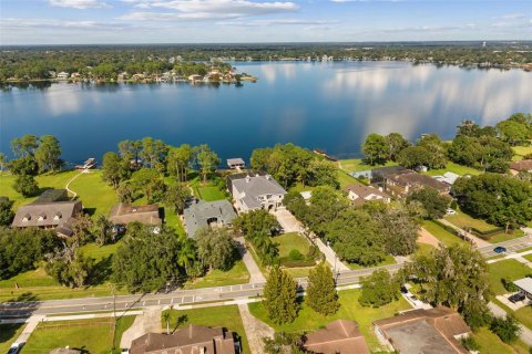House in Apopka, Florida 4 bedrooms, 679.58 sq.m. № 2423816 - photo 4