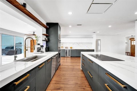 Купить виллу или дом в Холливуд, Флорида 6 спален, 316.33м2, № 1928209 - фото 24