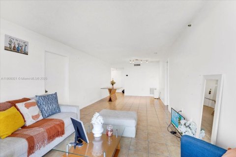 Condominio en venta en Miami, Florida, 2 dormitorios, 100.33 m2 № 1979491 - foto 13