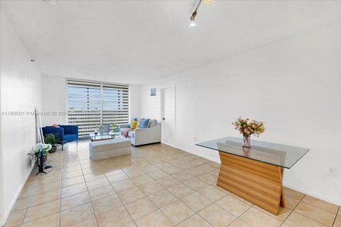 Condominio en venta en Miami, Florida, 2 dormitorios, 100.33 m2 № 1979491 - foto 10
