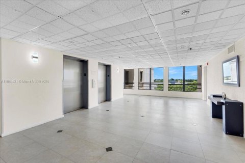 Condominio en venta en Miami, Florida, 2 dormitorios, 100.33 m2 № 1979491 - foto 6