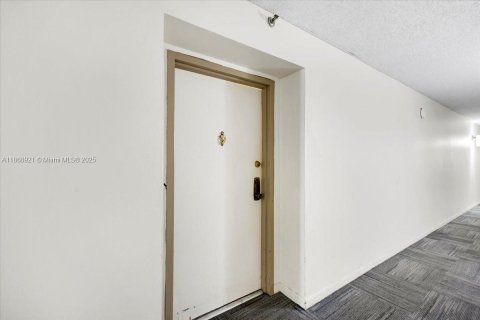 Condominio en venta en Miami, Florida, 2 dormitorios, 100.33 m2 № 1979491 - foto 9