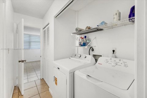 Condominio en venta en Miami, Florida, 2 dormitorios, 100.33 m2 № 1979491 - foto 25