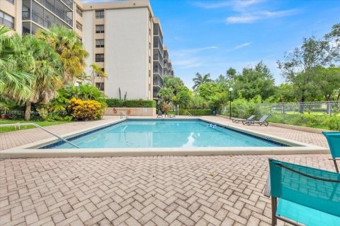 Condominio en venta en Miami, Florida, 2 dormitorios, 100.33 m2 № 1979491 - foto 4