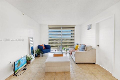 Condominio en venta en Miami, Florida, 2 dormitorios, 100.33 m2 № 1979491 - foto 12