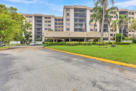 Condominio en venta en Miami, Florida, 2 dormitorios, 100.33 m2 № 1979491 - foto 1