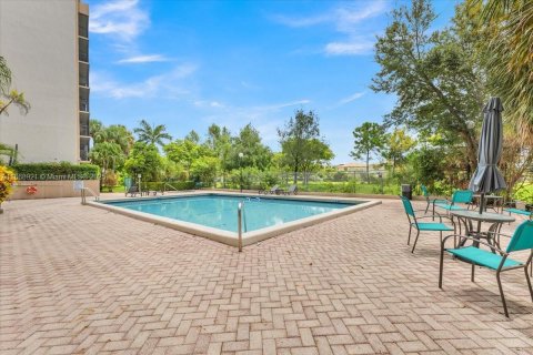 Condominio en venta en Miami, Florida, 2 dormitorios, 100.33 m2 № 1979491 - foto 3