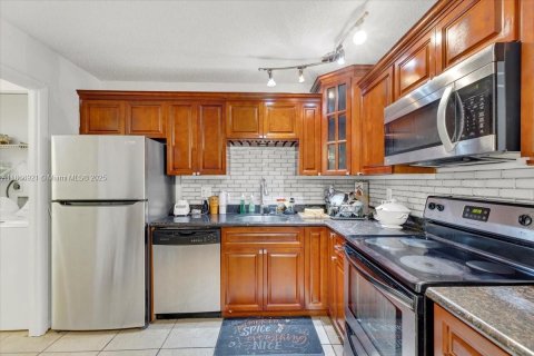 Condominio en venta en Miami, Florida, 2 dormitorios, 100.33 m2 № 1979491 - foto 14