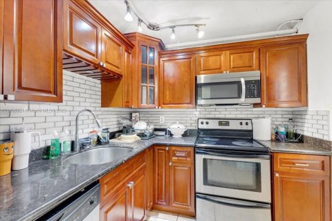 Condominio en venta en Miami, Florida, 2 dormitorios, 100.33 m2 № 1979491 - foto 15