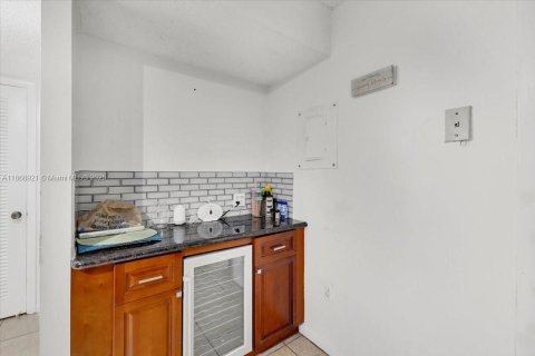 Condominio en venta en Miami, Florida, 2 dormitorios, 100.33 m2 № 1979491 - foto 16