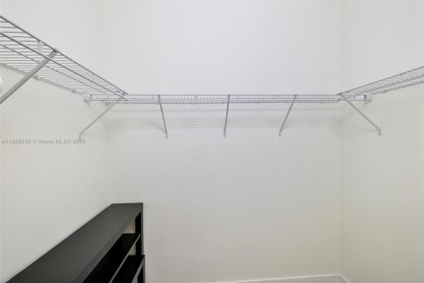 Touwnhouse à vendre à Doral, Floride: 3 chambres, 132.29 m2 № 1943784 - photo 11