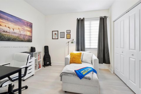 Touwnhouse à vendre à Doral, Floride: 3 chambres, 132.29 m2 № 1943784 - photo 16