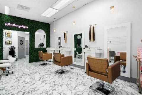 Immobilier commercial à Miami, Floride № 2001217