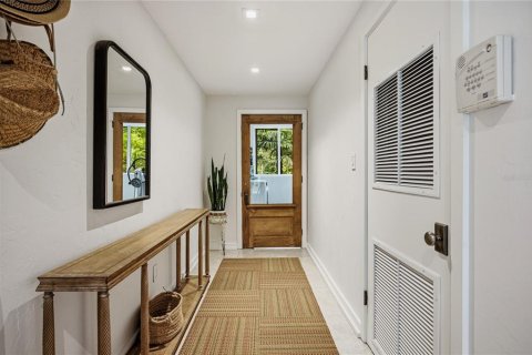 House in Gainesville, Florida 4 bedrooms, 282.98 sq.m. № 2216157 - photo 8