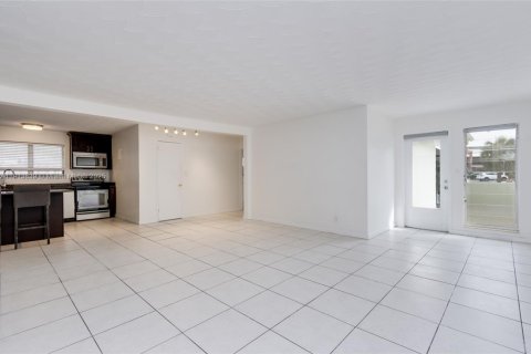 Propiedad comercial en venta en Fort Lauderdale, Florida, 211.35 m2 № 1971191 - foto 13