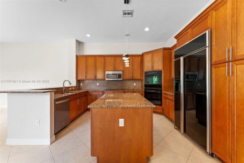 House in Cooper City, Florida 5 bedrooms, 369.94 sq.m. № 1689376 - photo 18