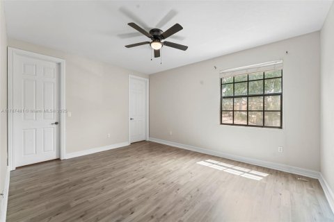 House in Cooper City, Florida 5 bedrooms, 369.94 sq.m. № 1689376 - photo 26
