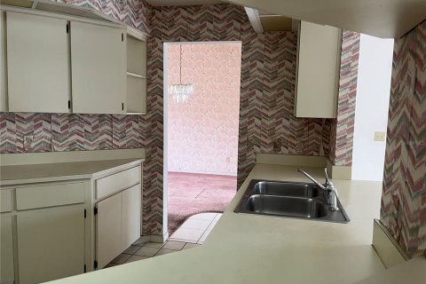 House in Spring Hill, Florida 3 bedrooms, 208.01 sq.m. № 1743458 - photo 10
