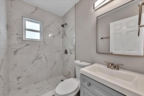 Commercial property in Fort Lauderdale, Florida 146.88 sq.m. № 1878404 - photo 9