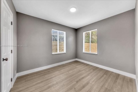 Commercial property in Fort Lauderdale, Florida 146.88 sq.m. № 1878404 - photo 10
