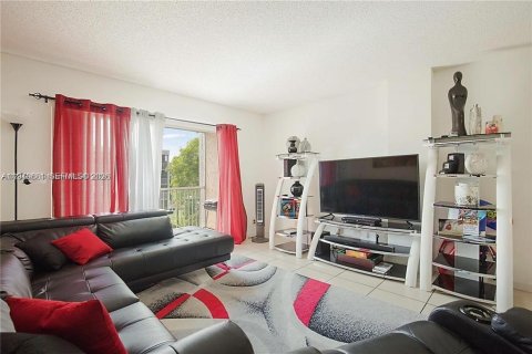 Copropriété à vendre à Coral Springs, Floride: 2 chambres, 91.97 m2 № 1998368 - photo 6